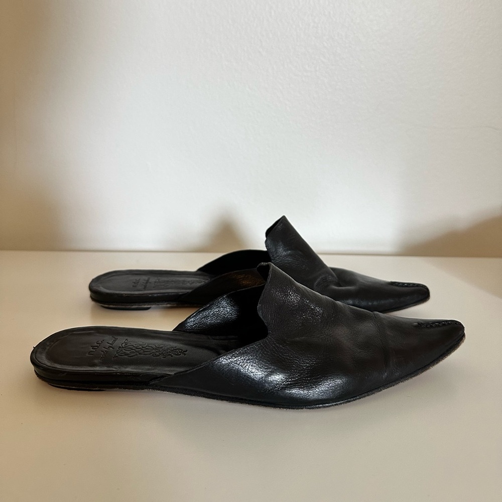 N.D.C. Made By Hand | Vintage Black Leather Pointed Slipper Mules | 37 (6-6.5) - Picture 6 of 9